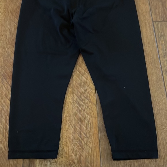 Zyia Active 6-8 Black High Rise Crop Leggings - Picture 9 of 10